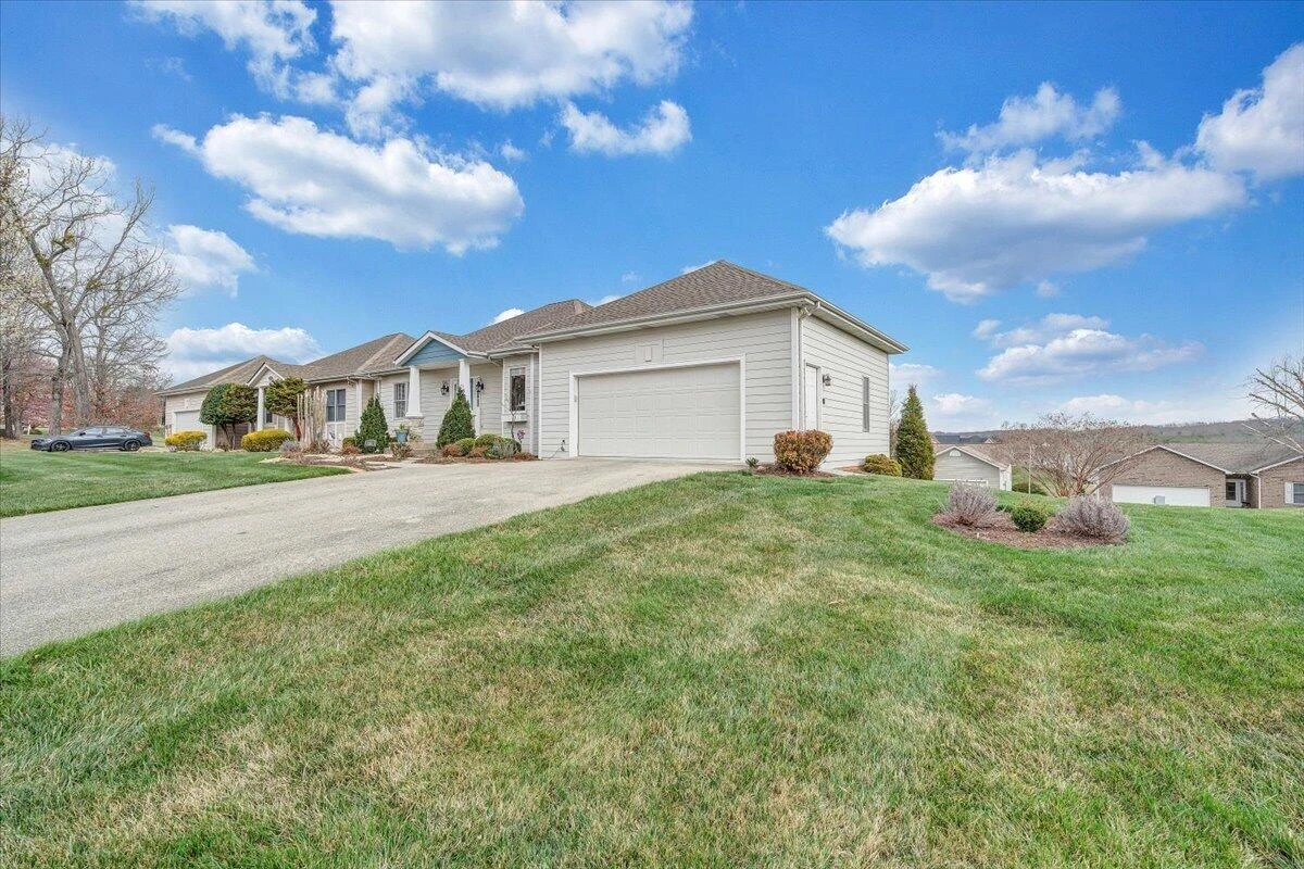 2302 Lake Retreat RD - Photo 59