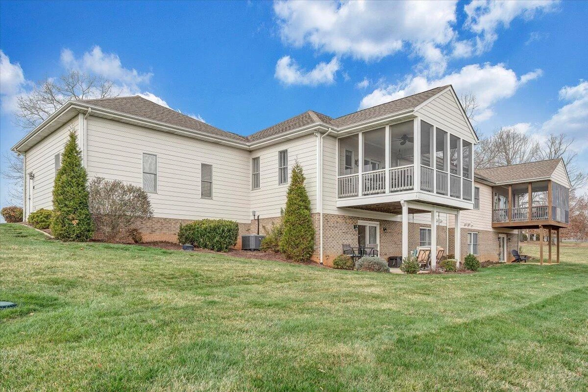 2302 Lake Retreat RD - Photo 60
