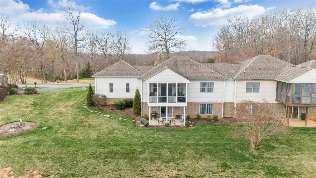 2302 Lake Retreat RD - Photo 63
