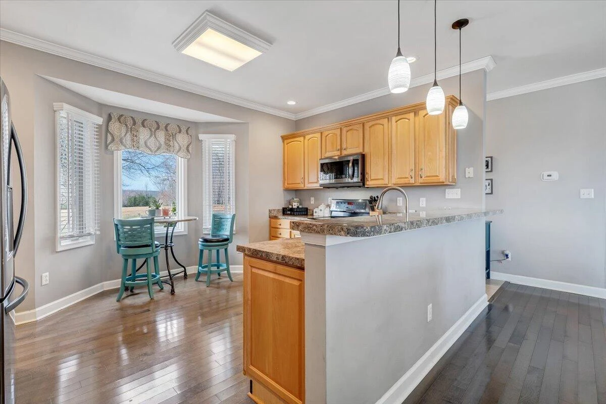2302 Lake Retreat RD - Photo 8
