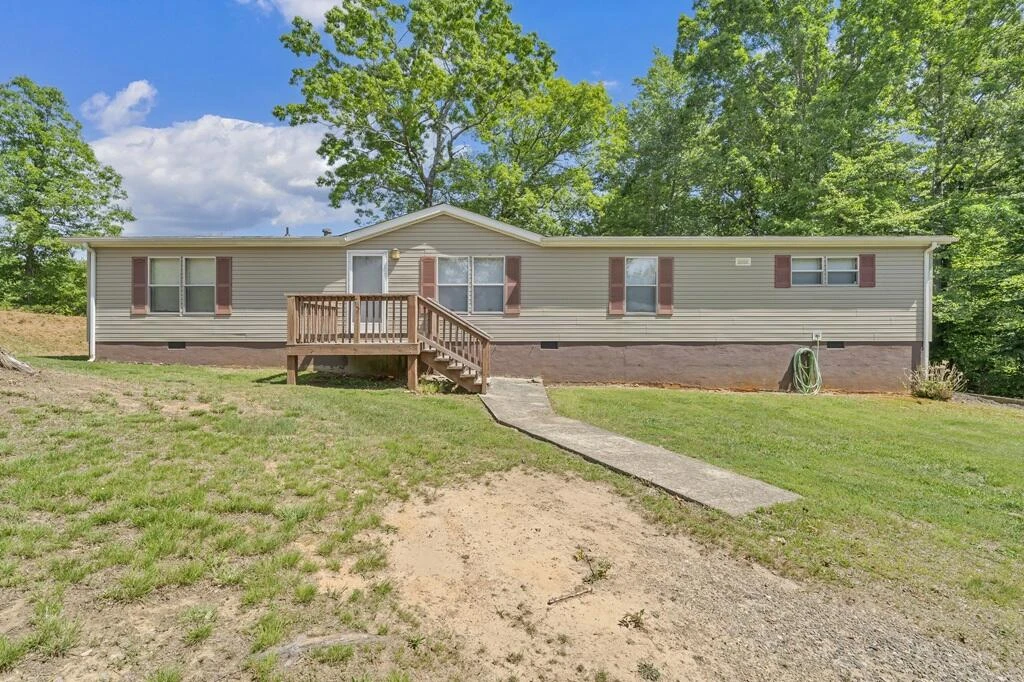 369 Smith RD