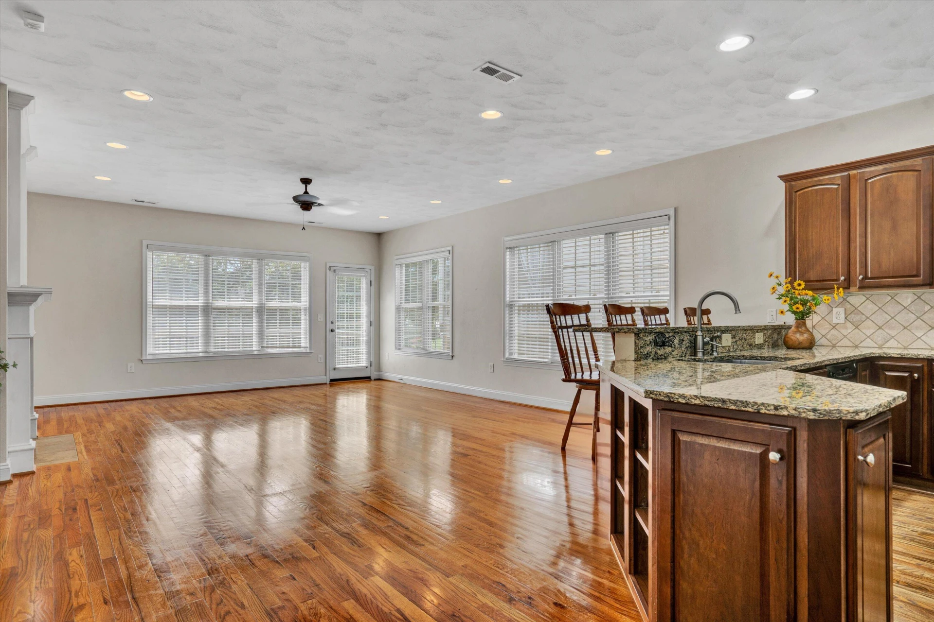 412 Deer Run CIR - Photo 13