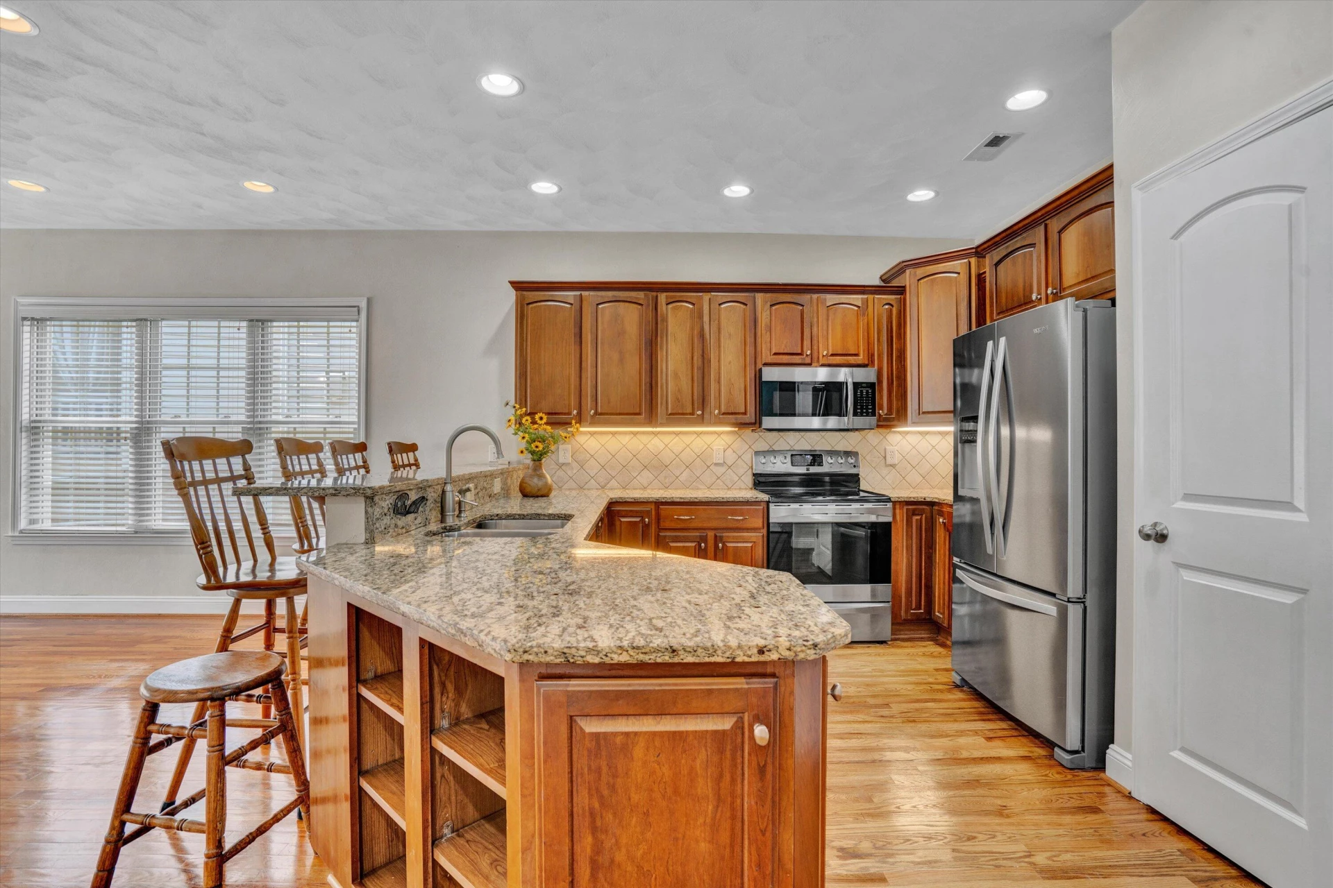 412 Deer Run CIR - Photo 14