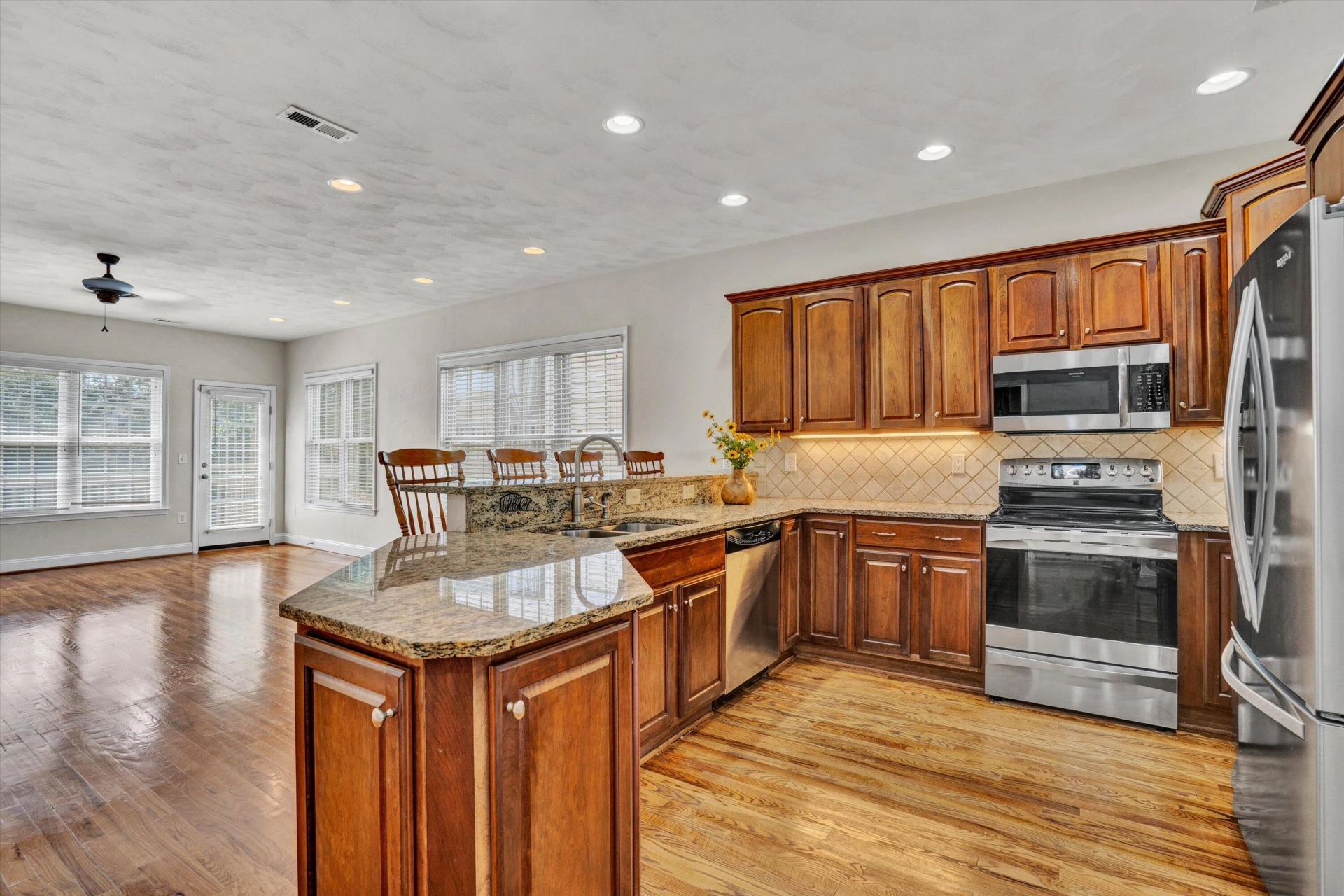 412 Deer Run CIR - Photo 15