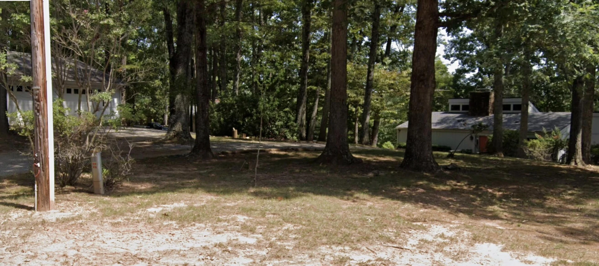 300 Summer LN