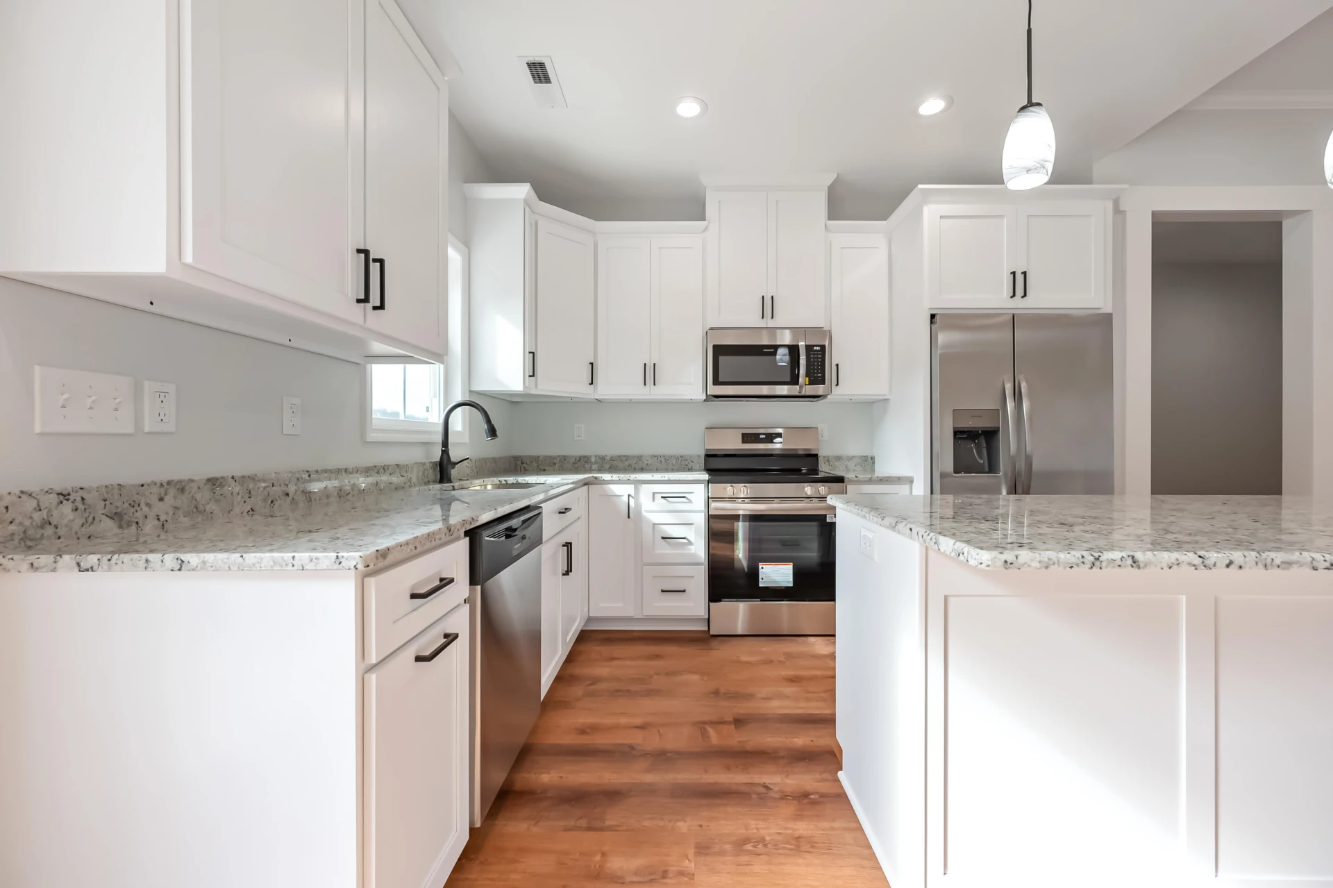 1047 Barberry RD SE - Photo 14