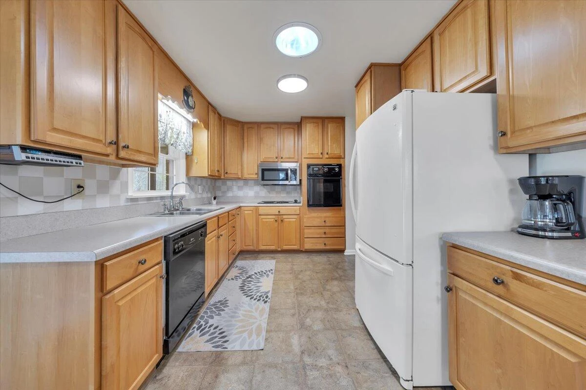 1846 Pineview DR - Photo 12