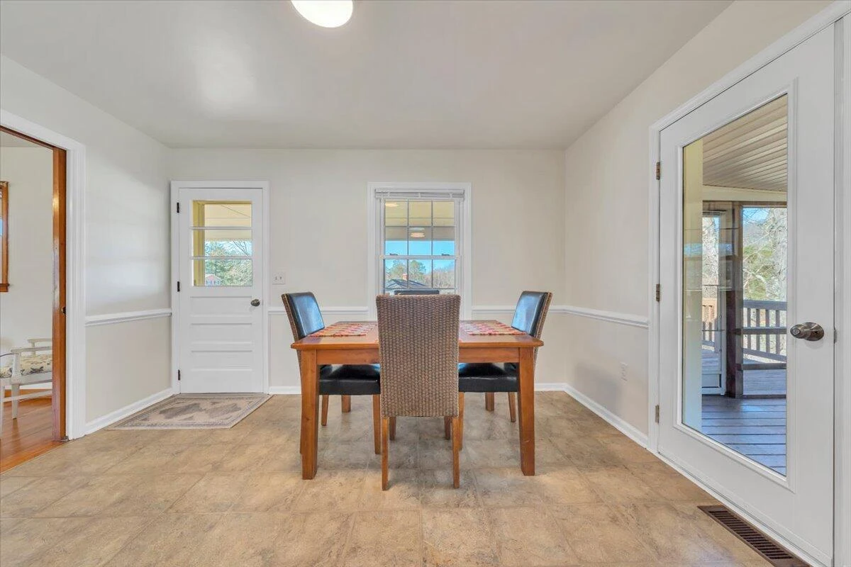1846 Pineview DR - Photo 14