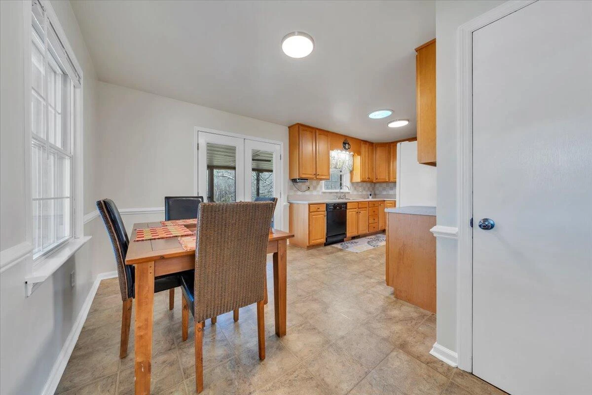 1846 Pineview DR - Photo 16