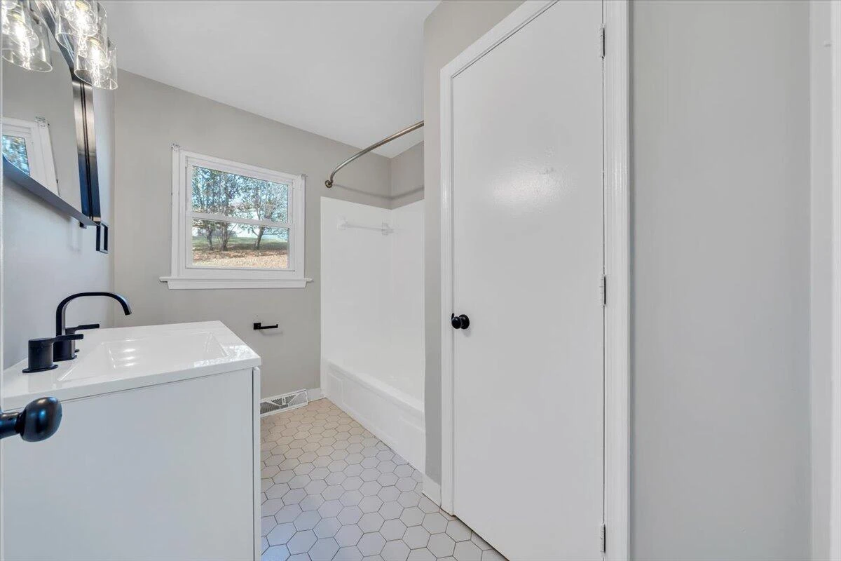222 Maple DR - Photo 17