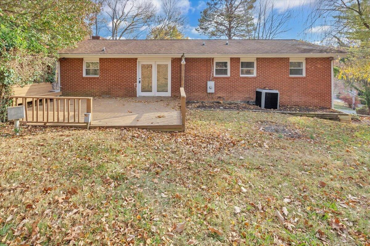 222 Maple DR - Photo 5