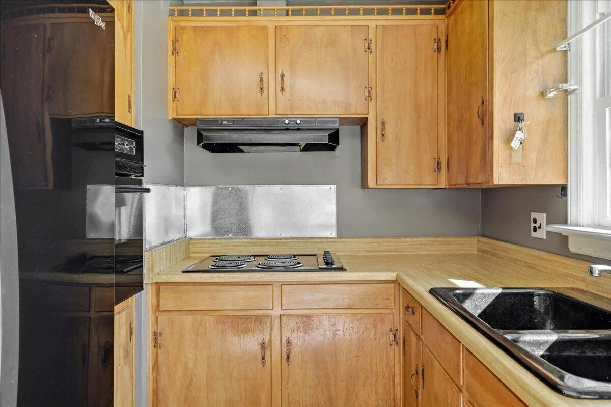 212 Cherryhill RD NW - Photo 12