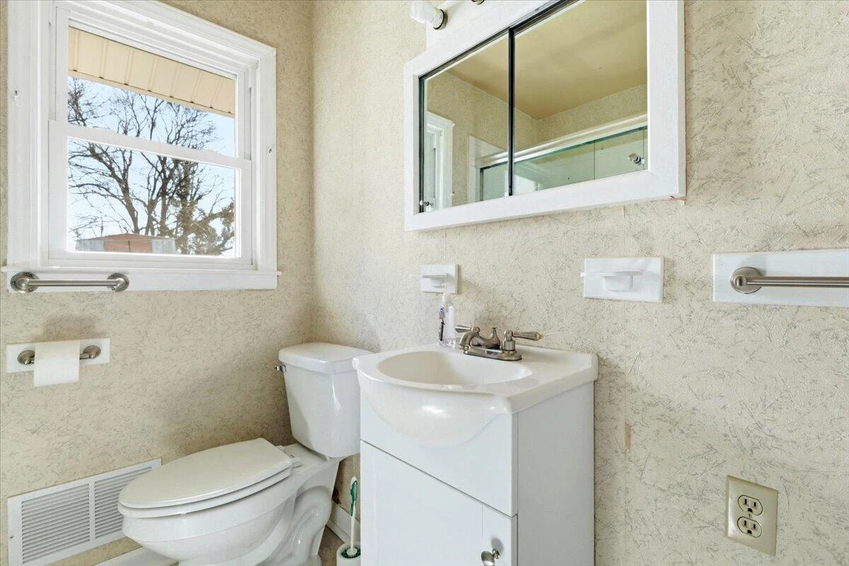 212 Cherryhill RD NW - Photo 19