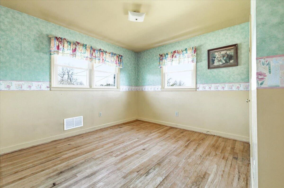 212 Cherryhill RD NW - Photo 23