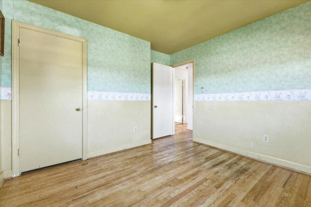 212 Cherryhill RD NW - Photo 24