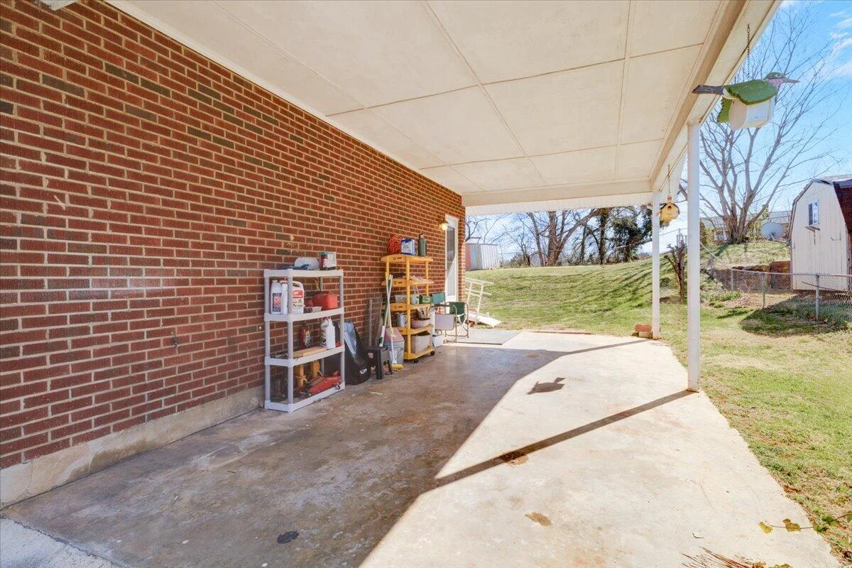 212 Cherryhill RD NW - Photo 4