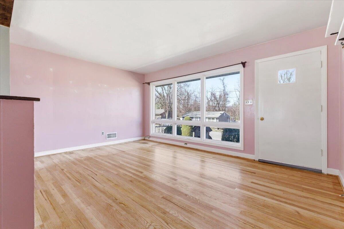 212 Cherryhill RD NW - Photo 8