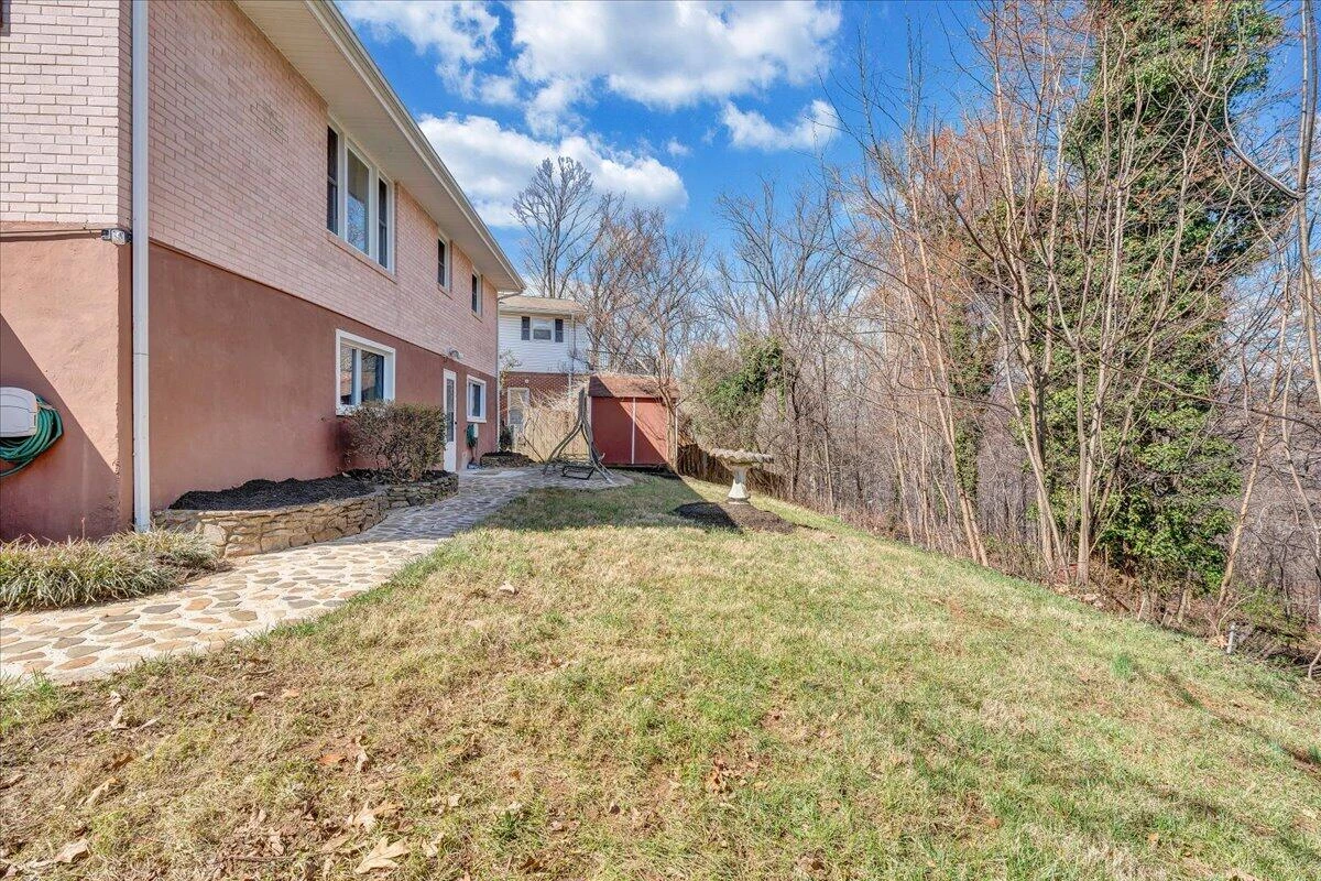 1707 Glendon RD - Photo 36