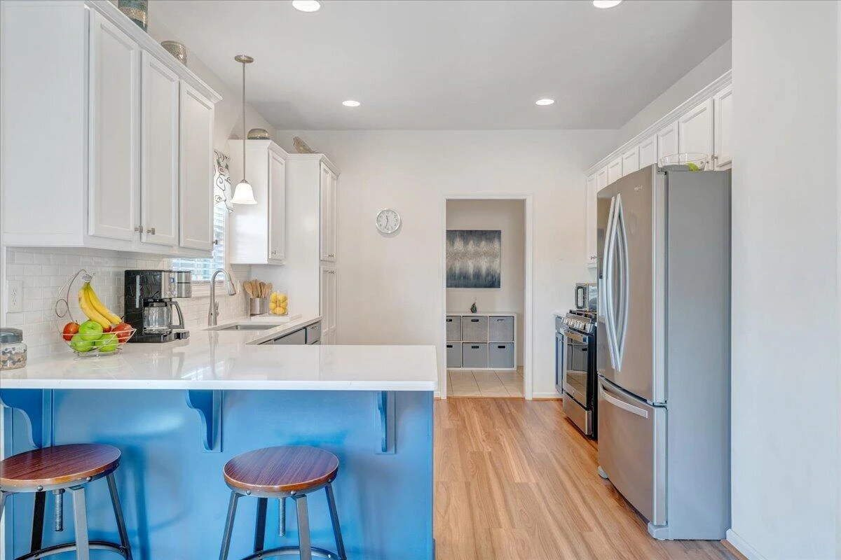 2064 Lawson LN - Photo 16