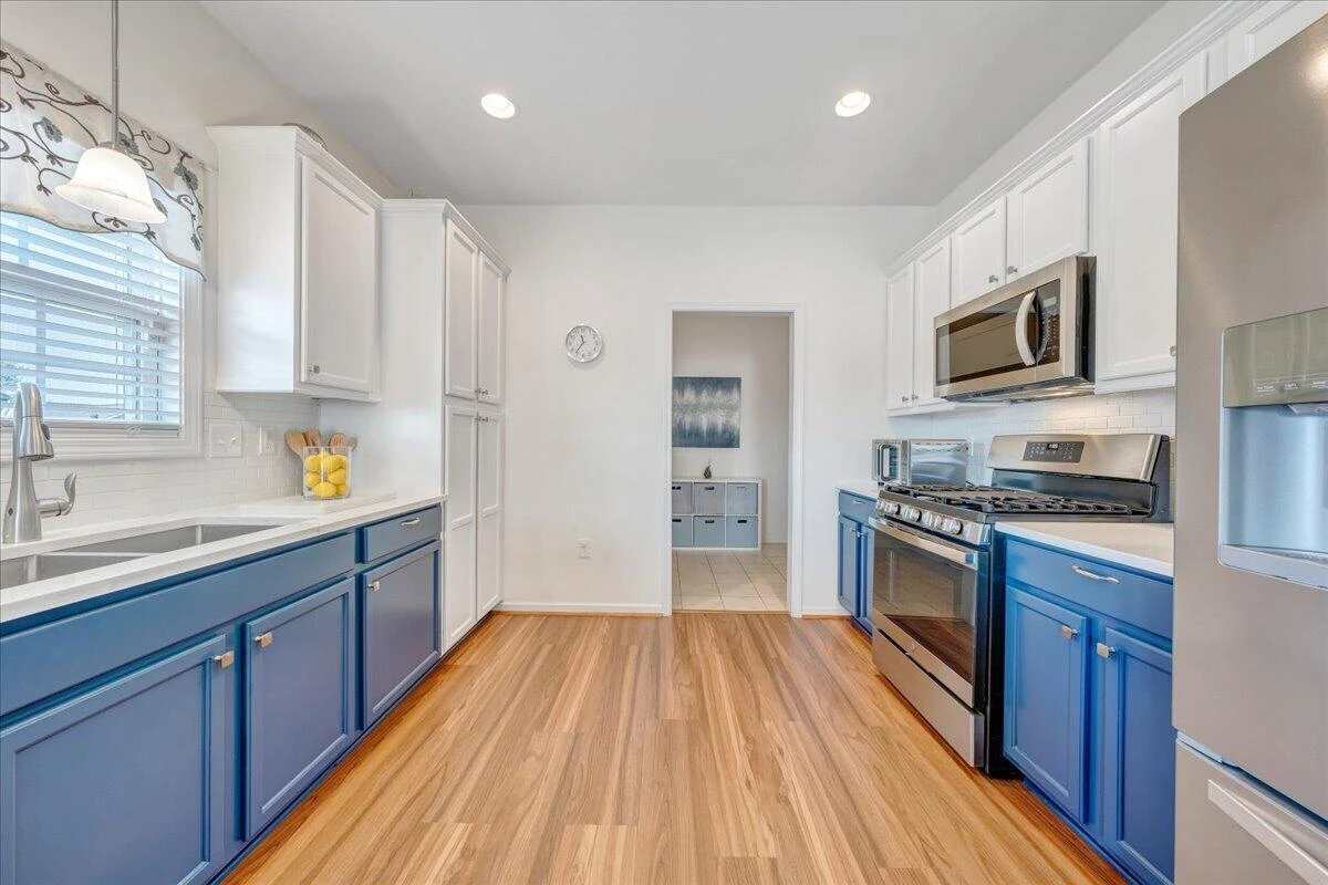2064 Lawson LN - Photo 17