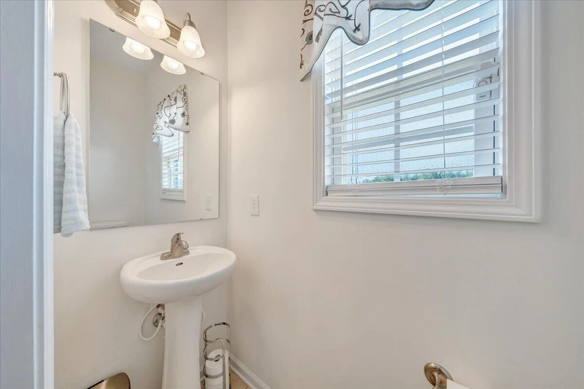 2064 Lawson LN - Photo 22