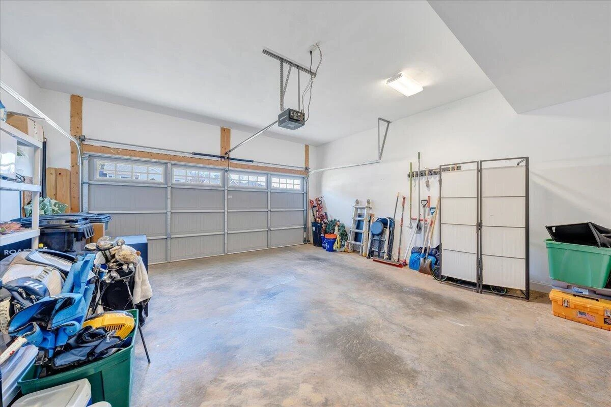 2064 Lawson LN - Photo 23
