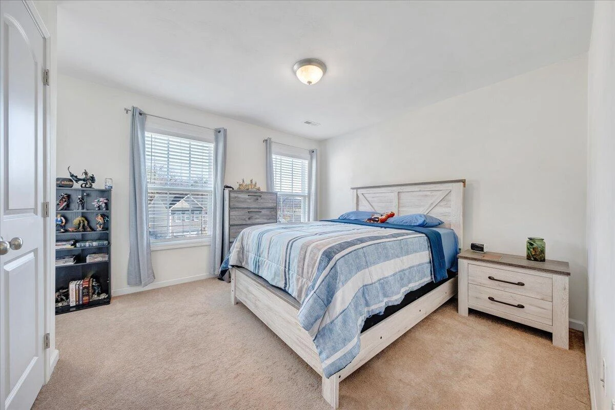 2064 Lawson LN - Photo 33
