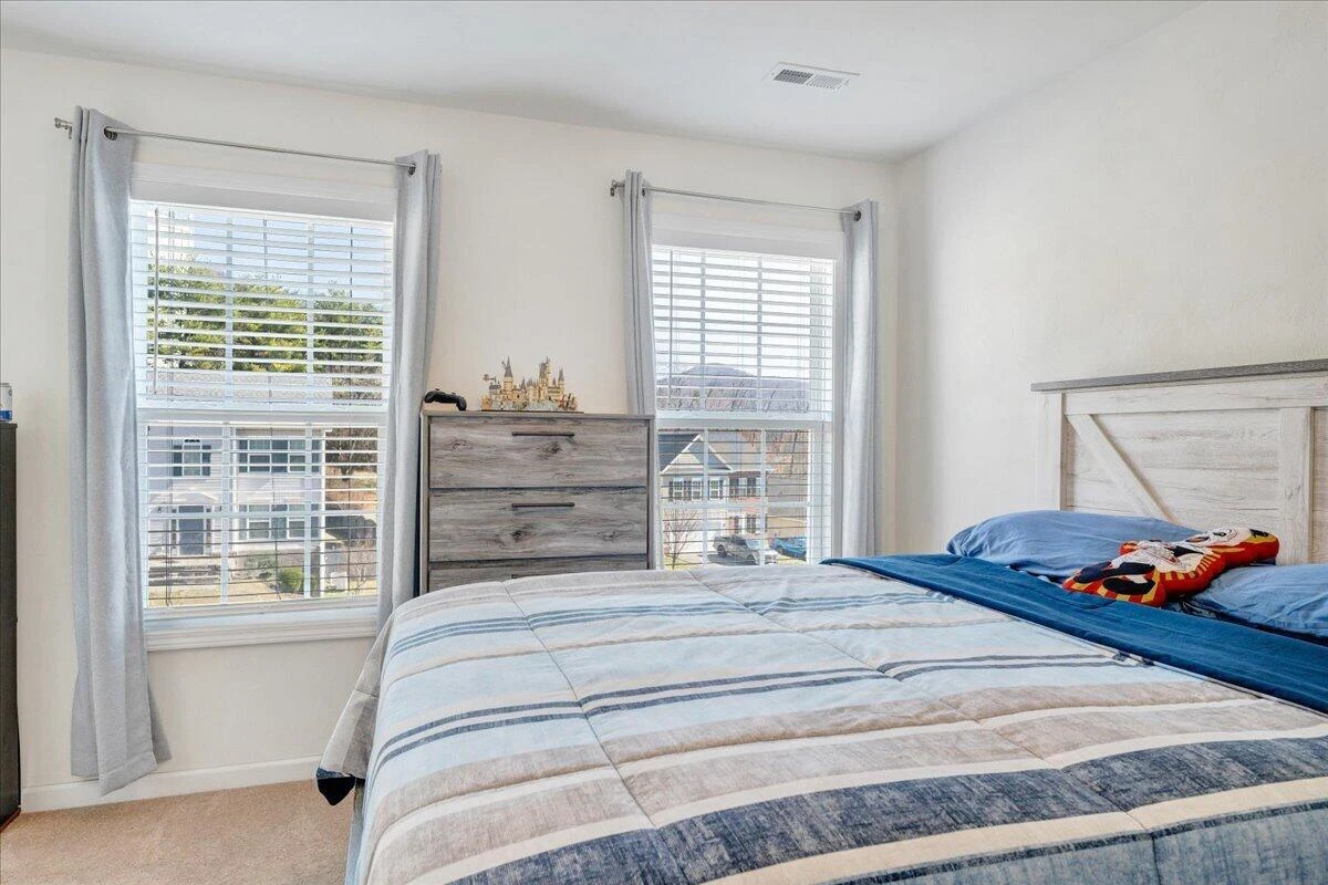 2064 Lawson LN - Photo 34
