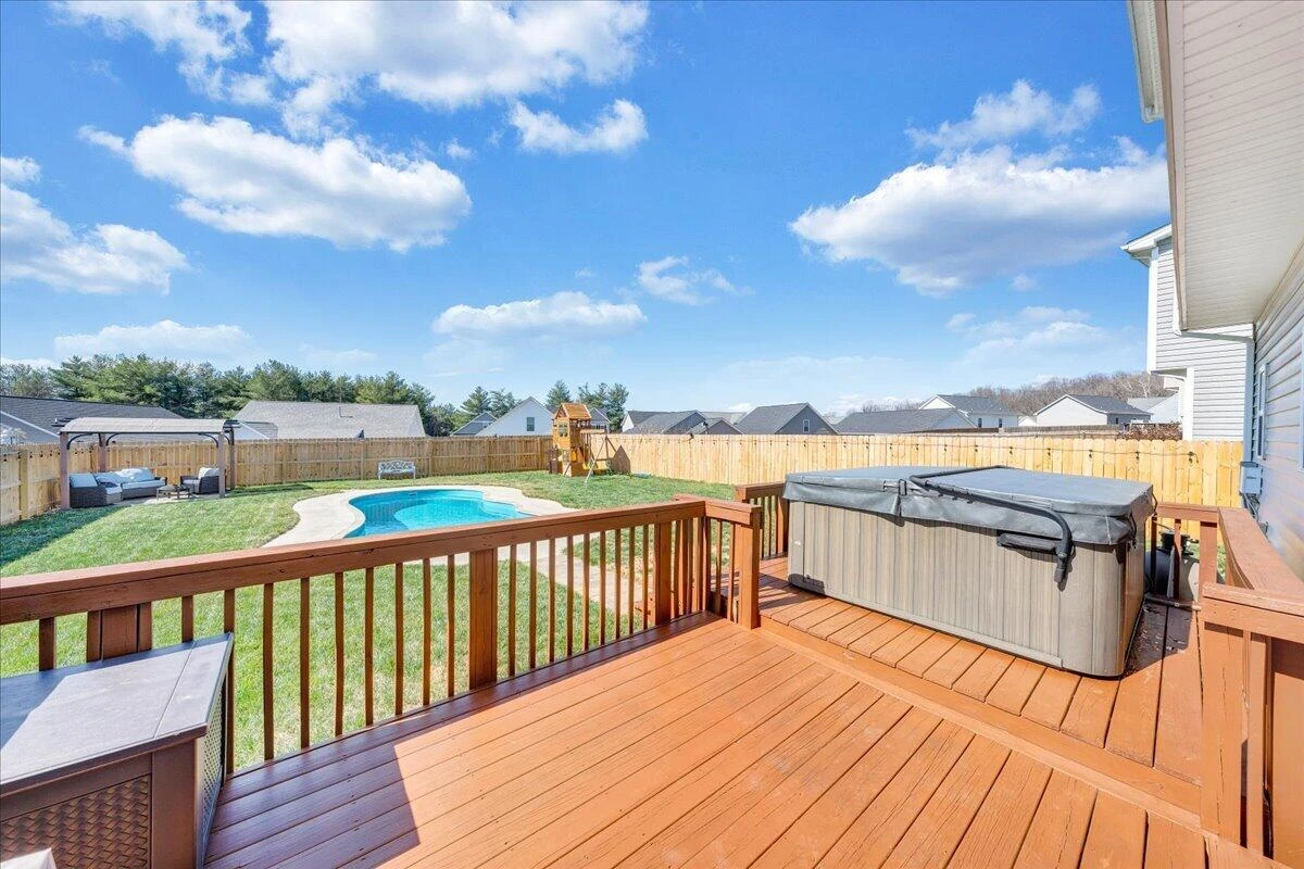 2064 Lawson LN - Photo 44