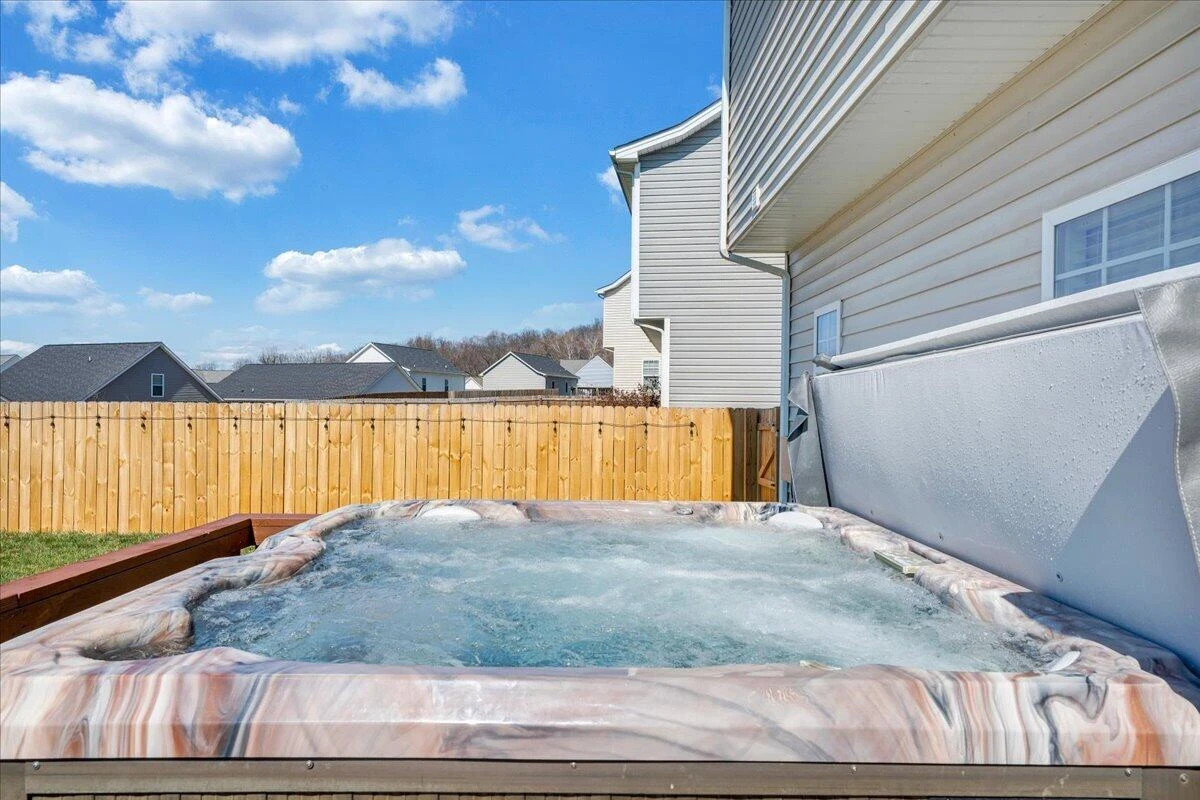 2064 Lawson LN - Photo 45