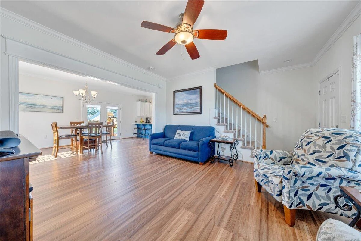 2064 Lawson LN - Photo 7