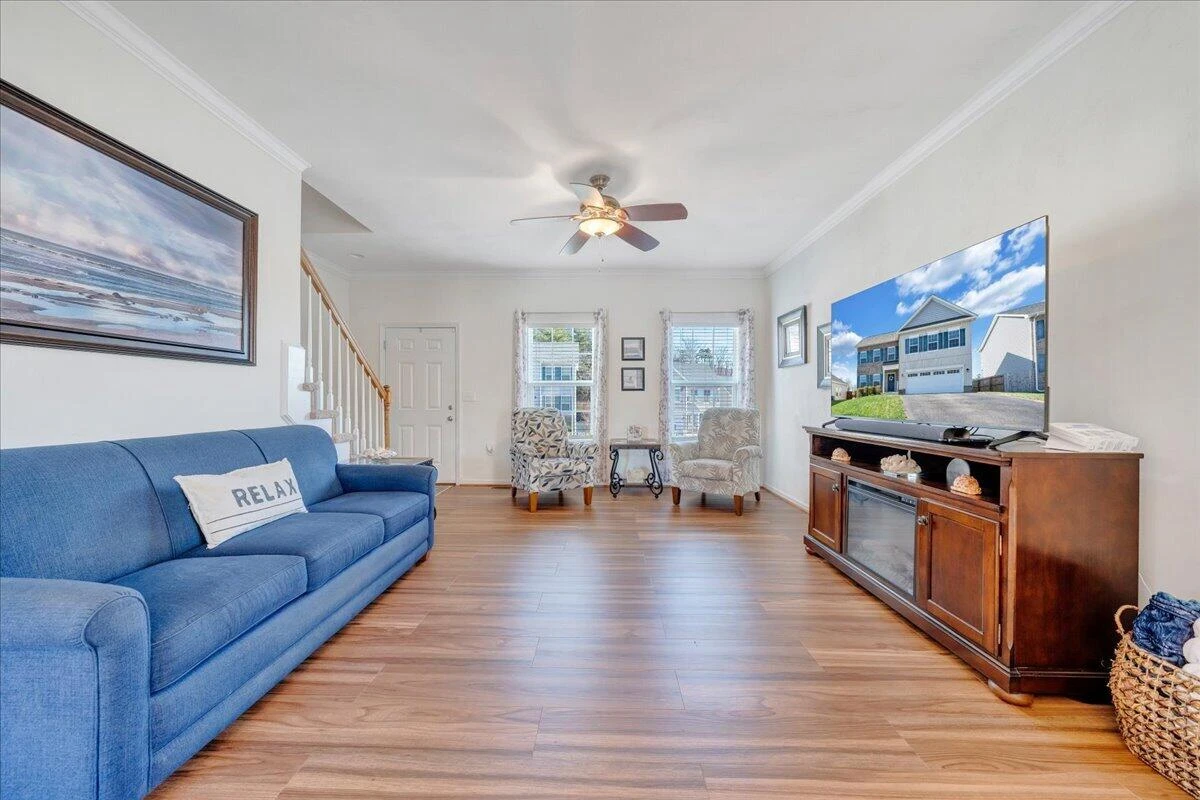 2064 Lawson LN - Photo 8