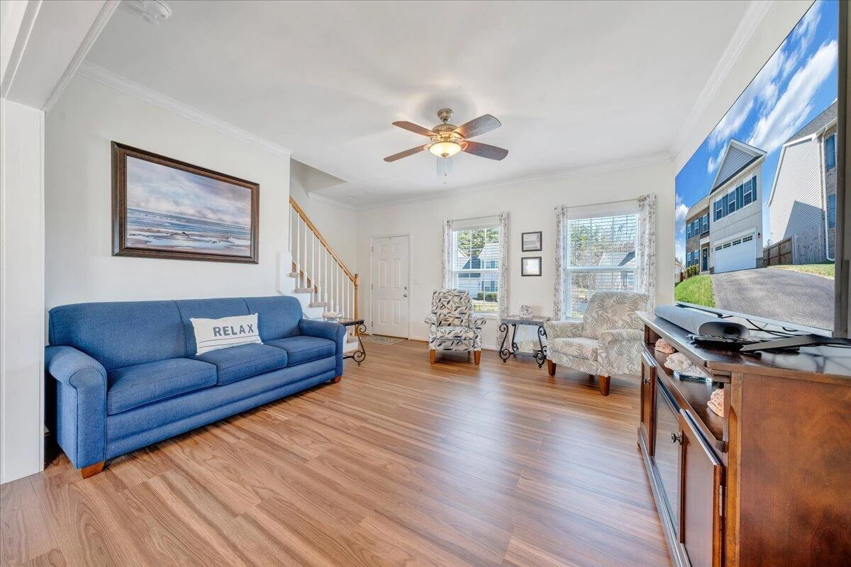 2064 Lawson LN - Photo 9