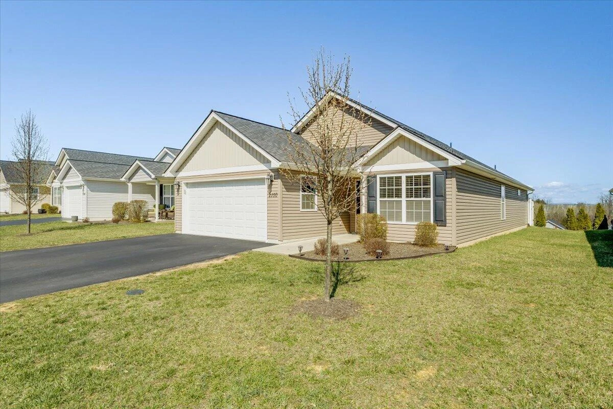 2150 Giles DR SE