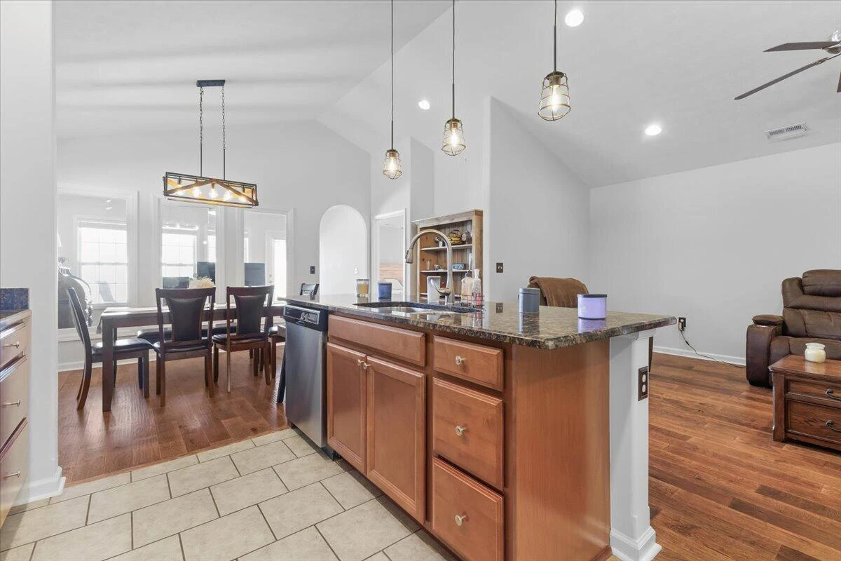 2150 Giles DR SE - Photo 16