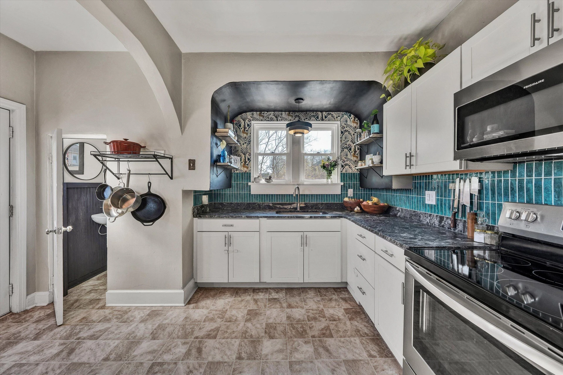 3313 Valley View AVE NW - Photo 9
