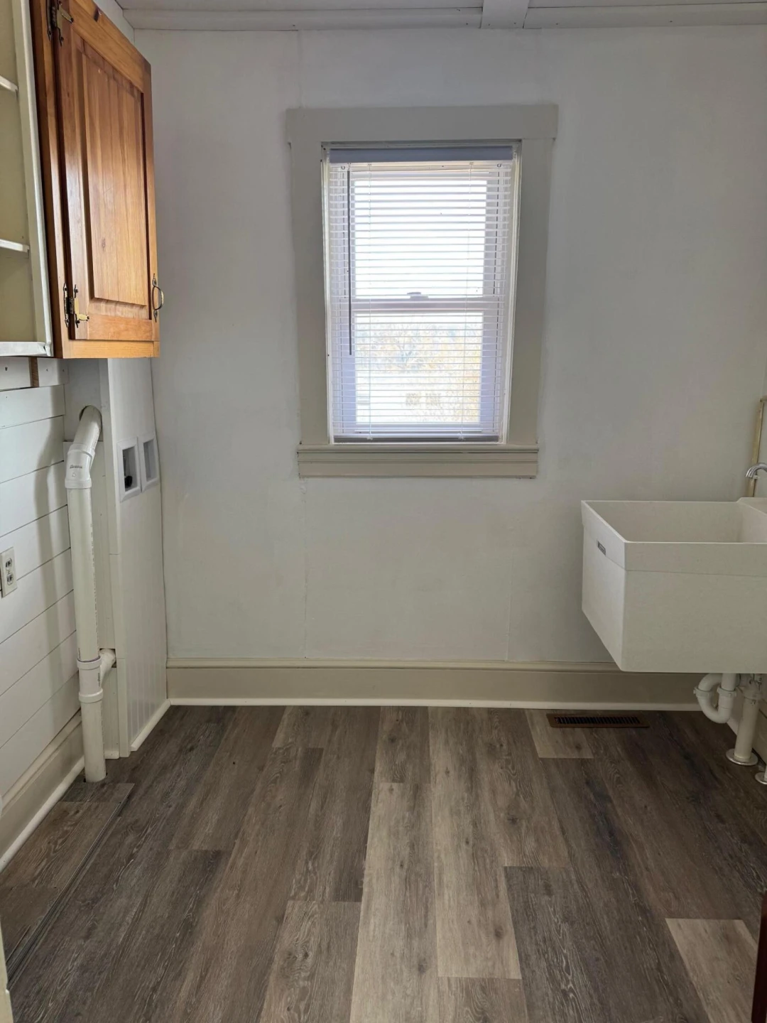 595 Orchard AVE - Photo 18