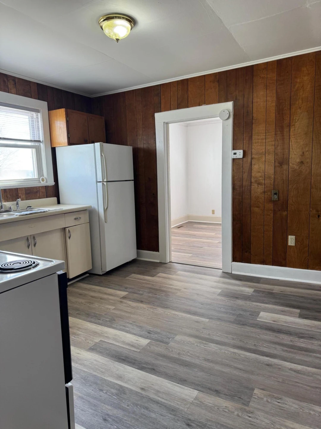 595 Orchard AVE - Photo 3