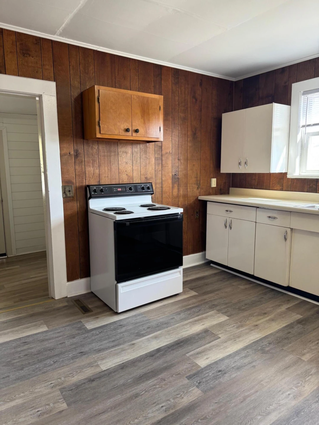 595 Orchard AVE - Photo 4