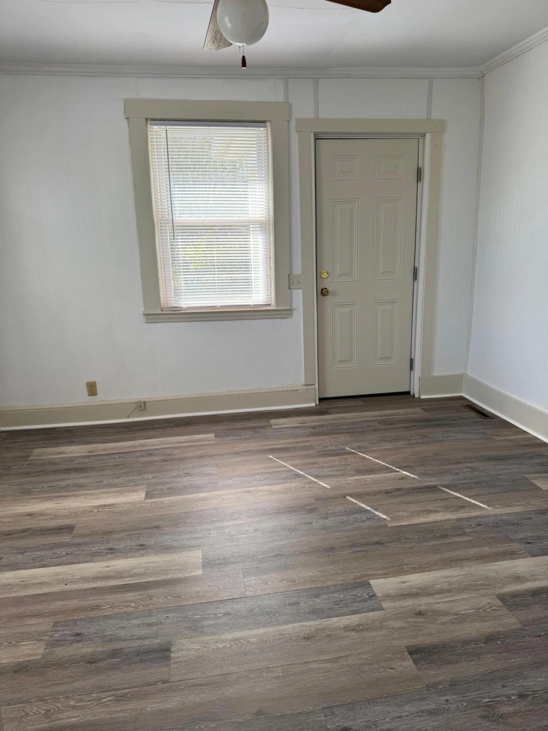 595 Orchard AVE - Photo 5