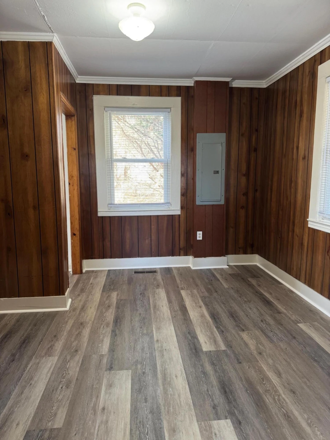 595 Orchard AVE - Photo 8