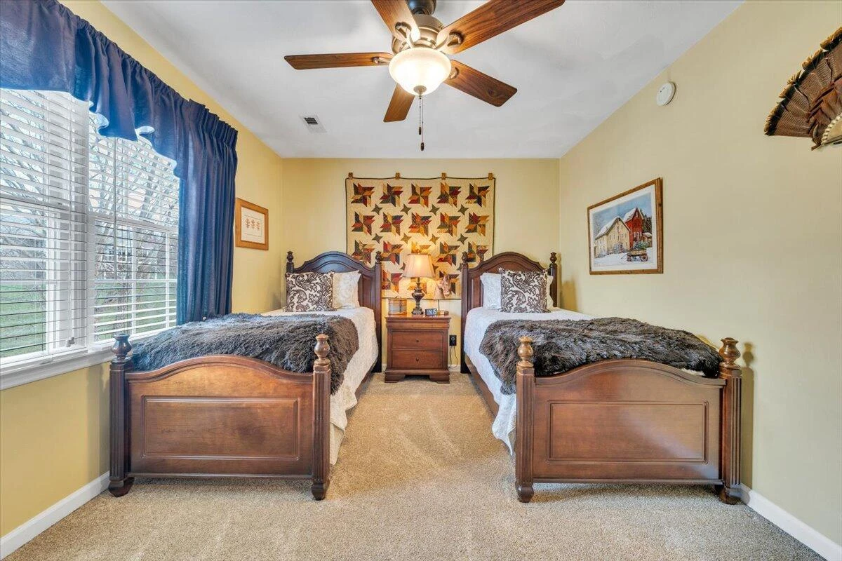 5255 Dresden CIR - Photo 54