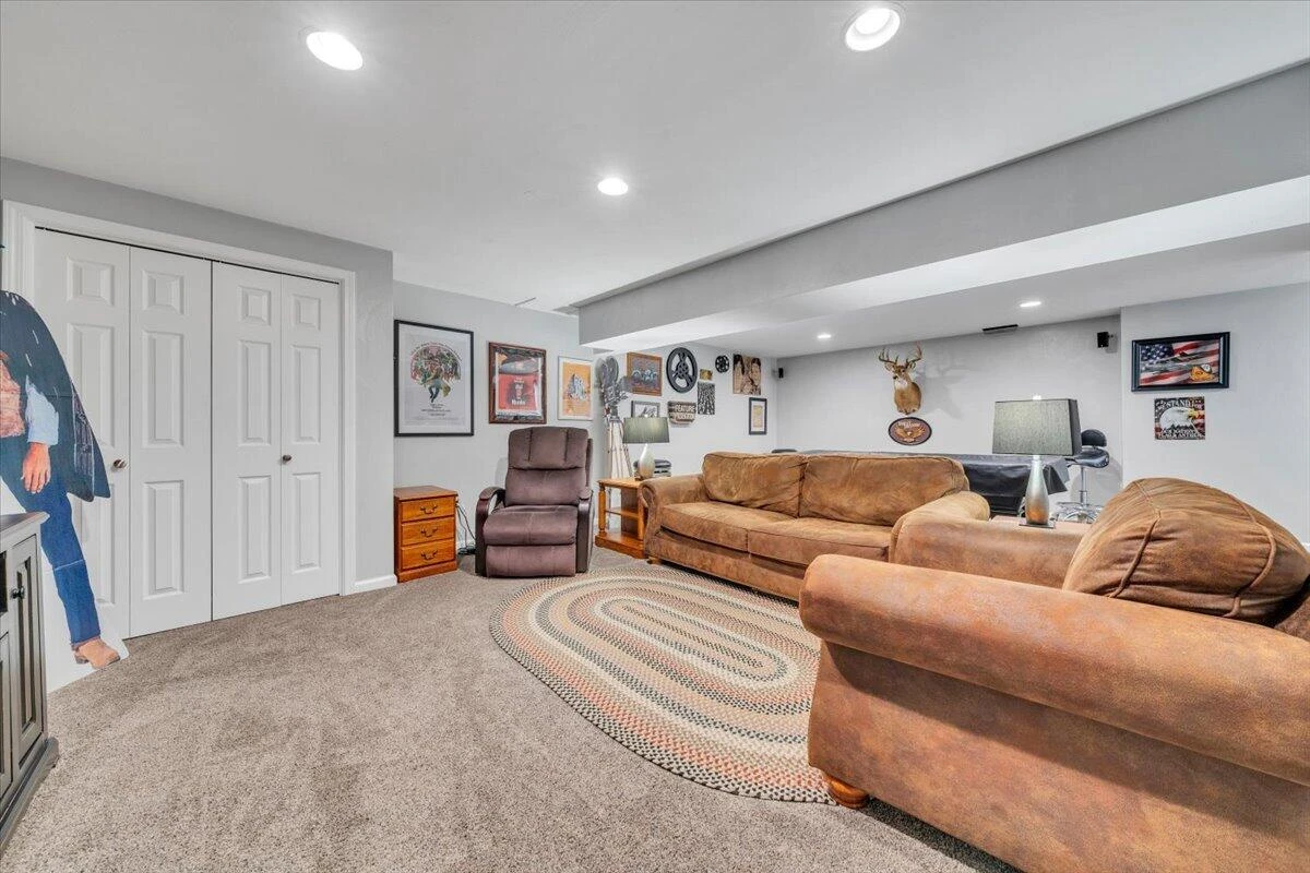 5255 Dresden CIR - Photo 66