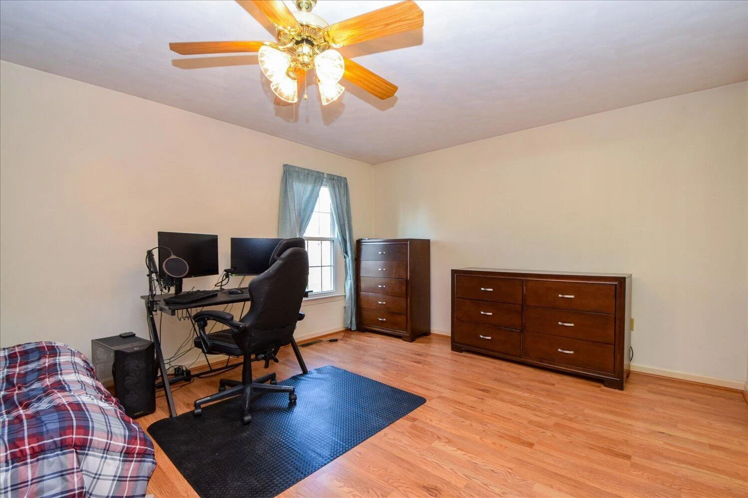 620 Duxbury LN - Photo 12