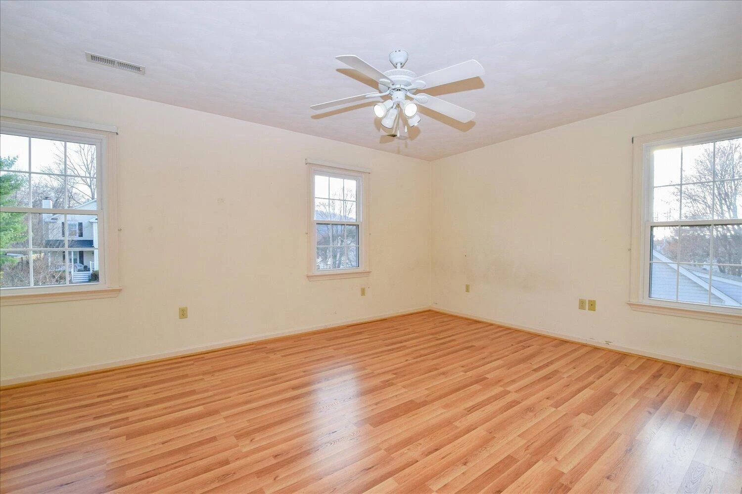 620 Duxbury LN - Photo 17