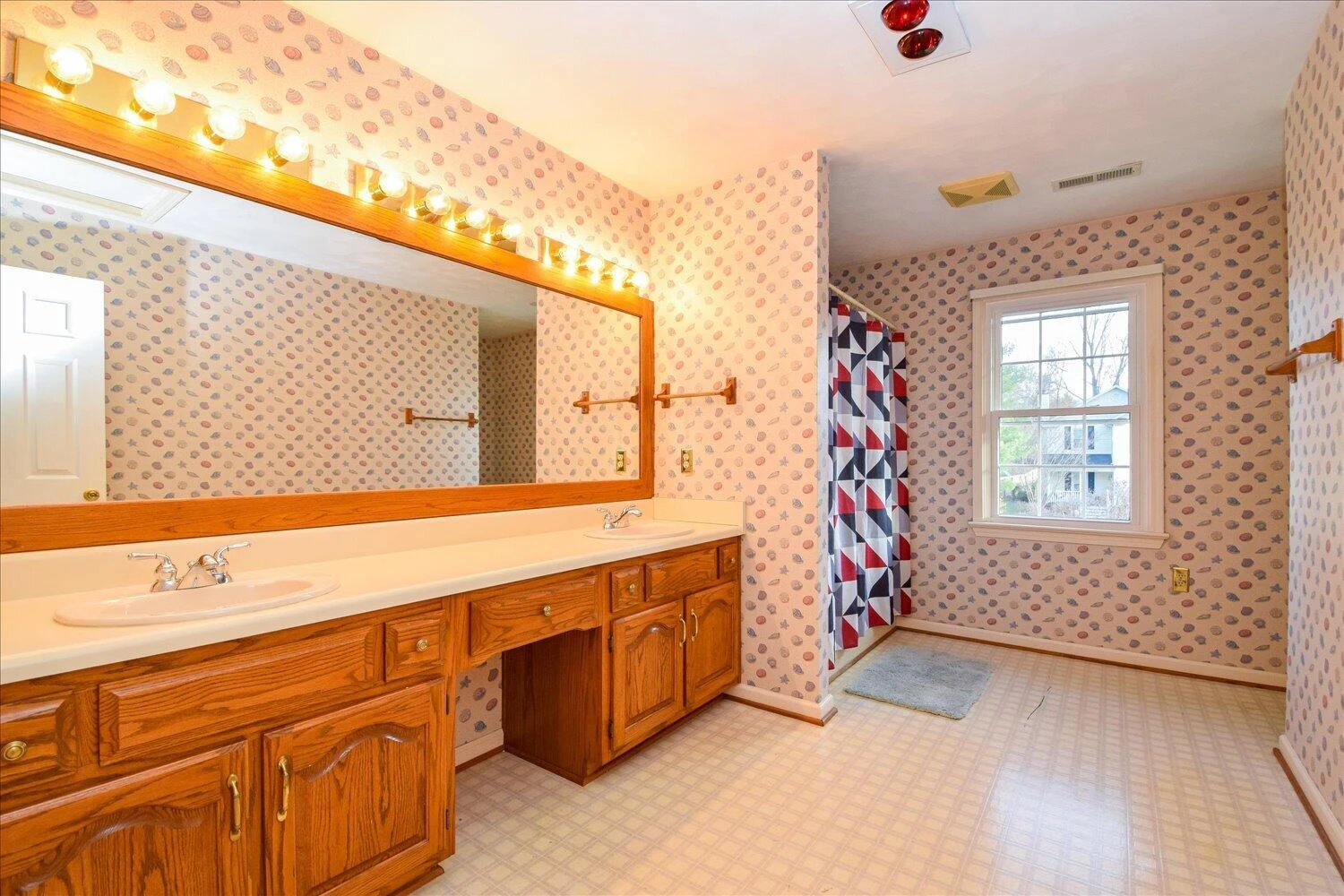 620 Duxbury LN - Photo 19