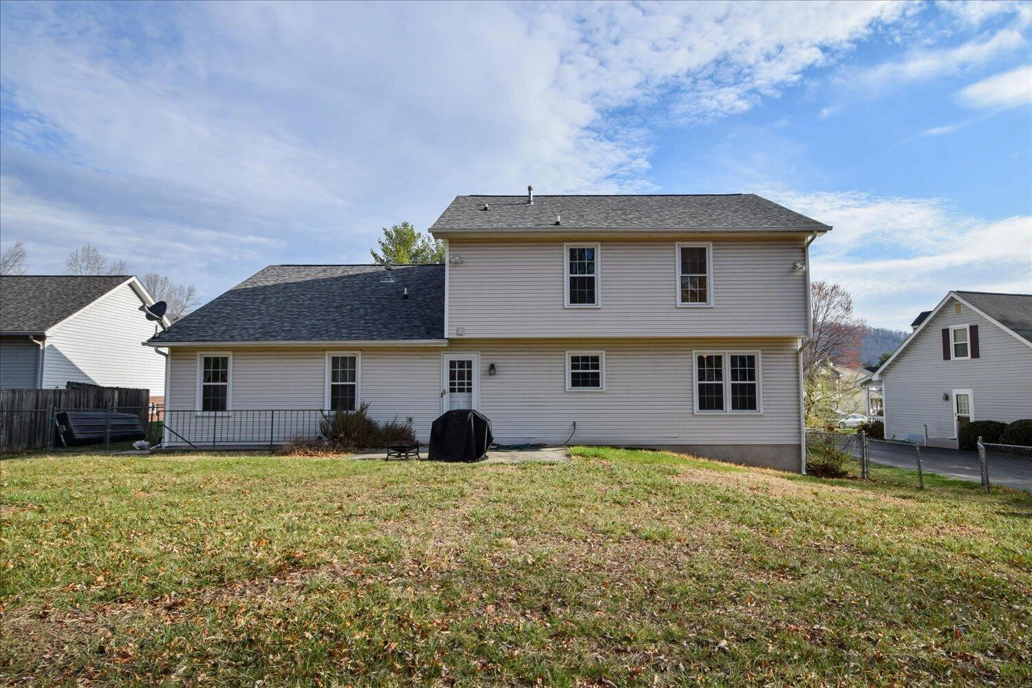 620 Duxbury LN - Photo 24