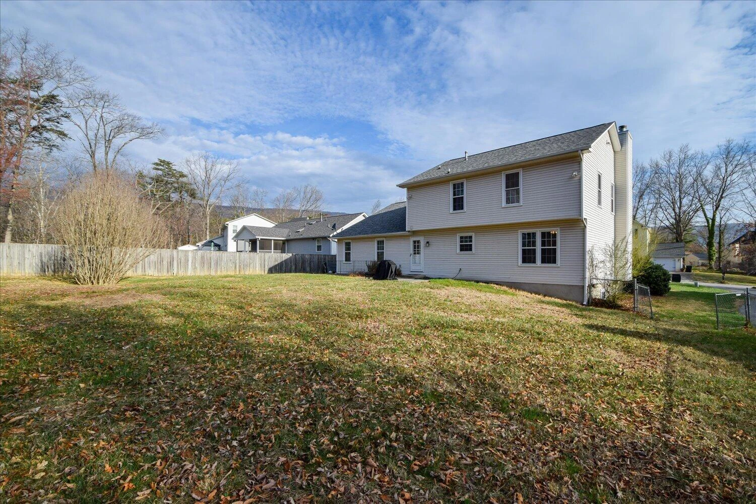 620 Duxbury LN - Photo 26