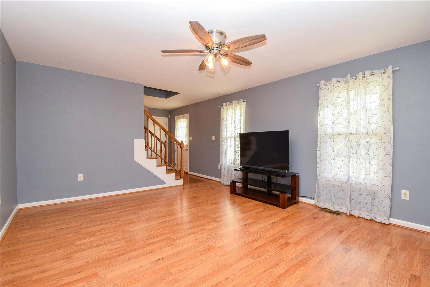 620 Duxbury LN - Photo 6