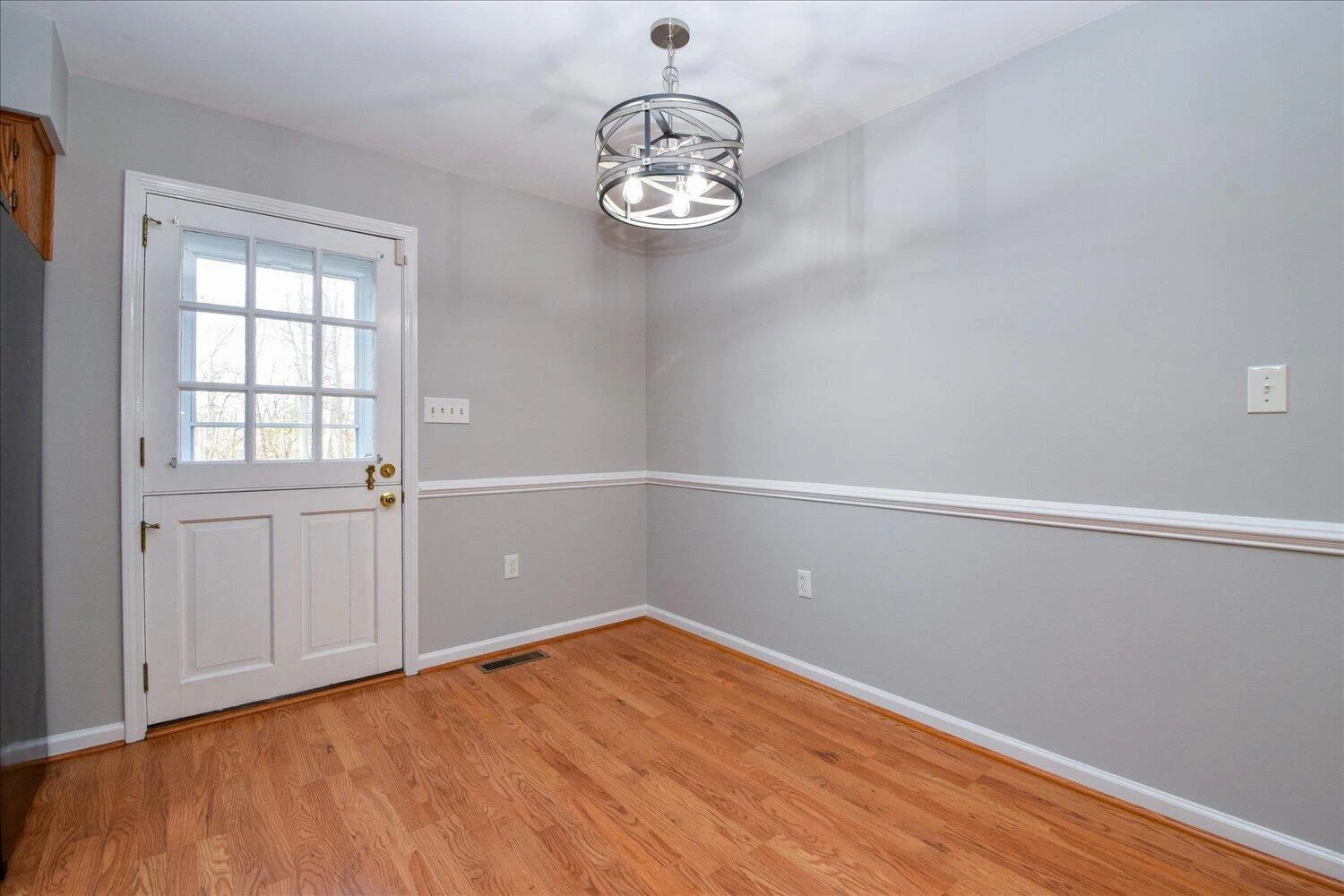 620 Duxbury LN - Photo 9